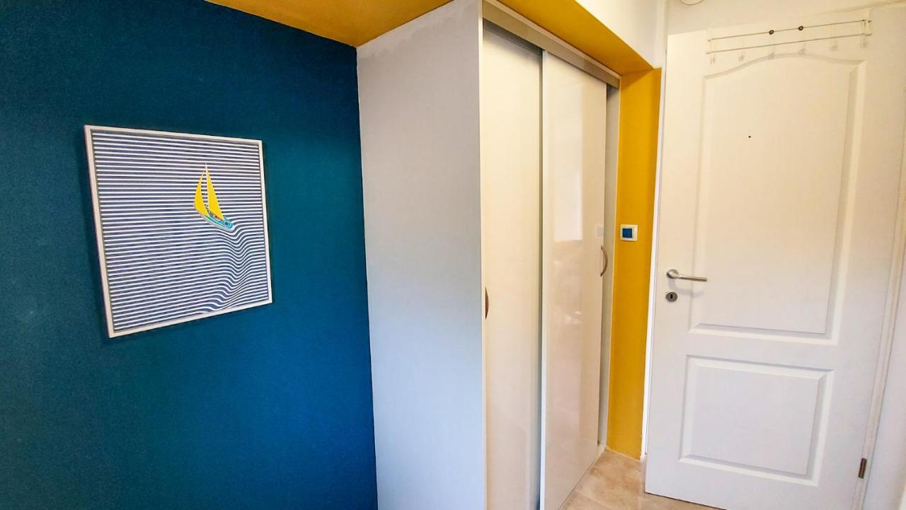 Holiday Home - Beach House 'Amarella' Turanj Kültér fotó