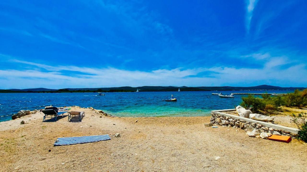 Holiday Home - Beach House 'Amarella' Turanj Kültér fotó
