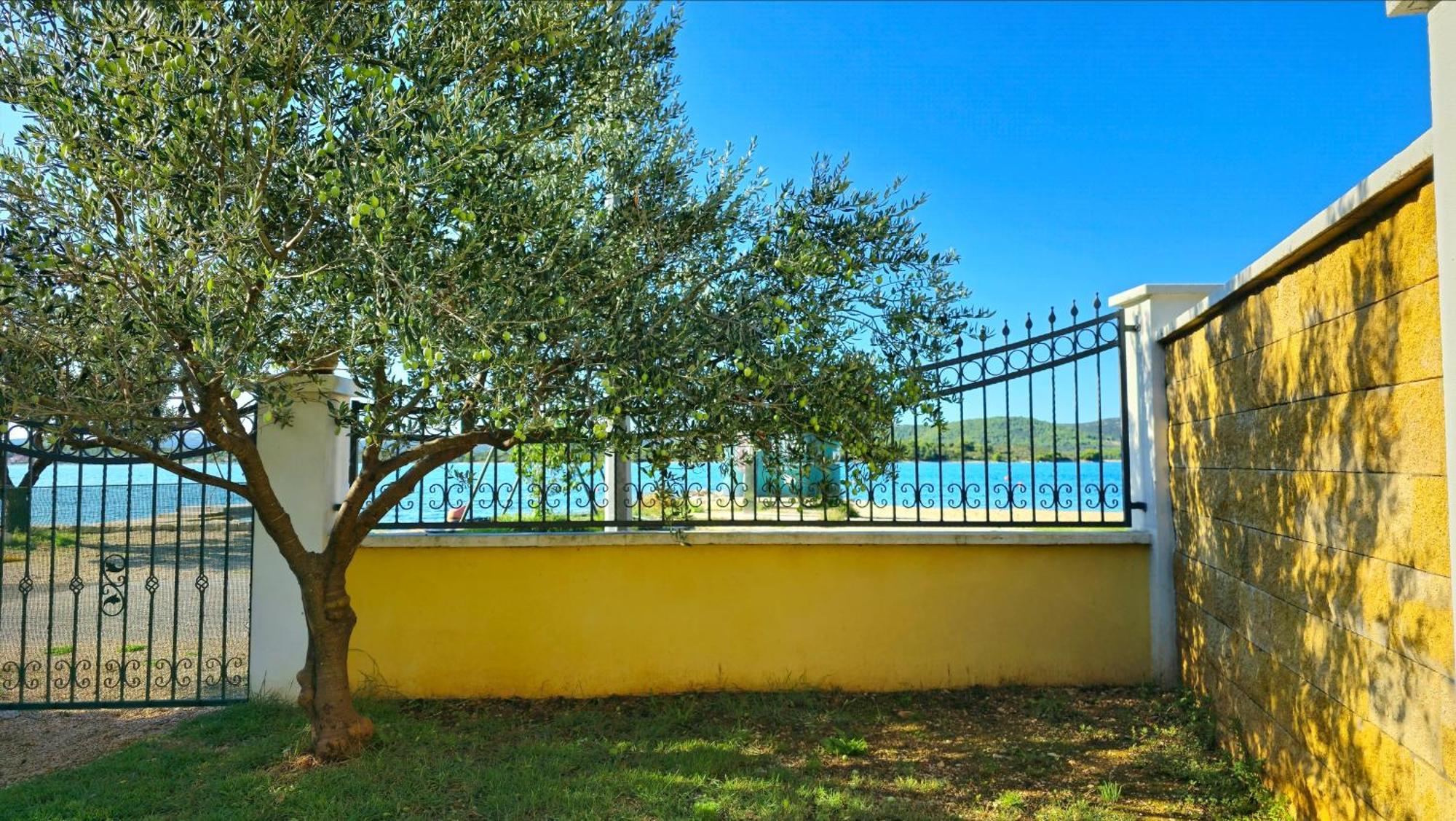 Holiday Home - Beach House 'Amarella' Turanj Kültér fotó
